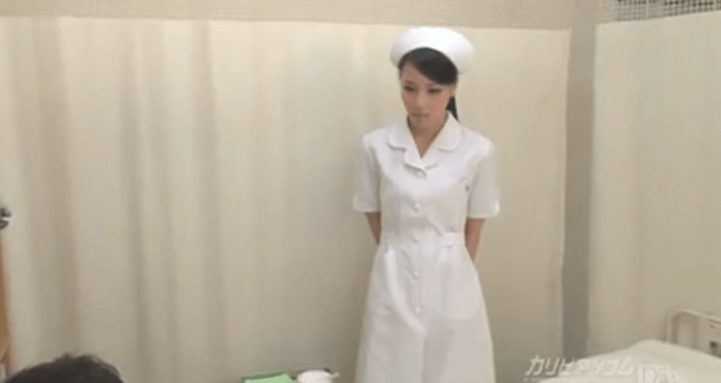 Japinha enfermeira fodendo gostoso